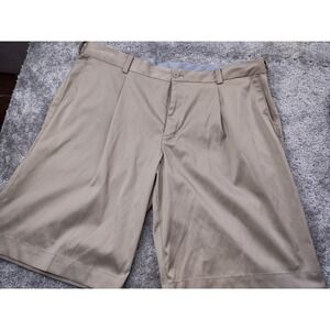Nike Golf Tour Performance Shorts Mens 38 Tan Pleated Dri Fit Swoosh Walking